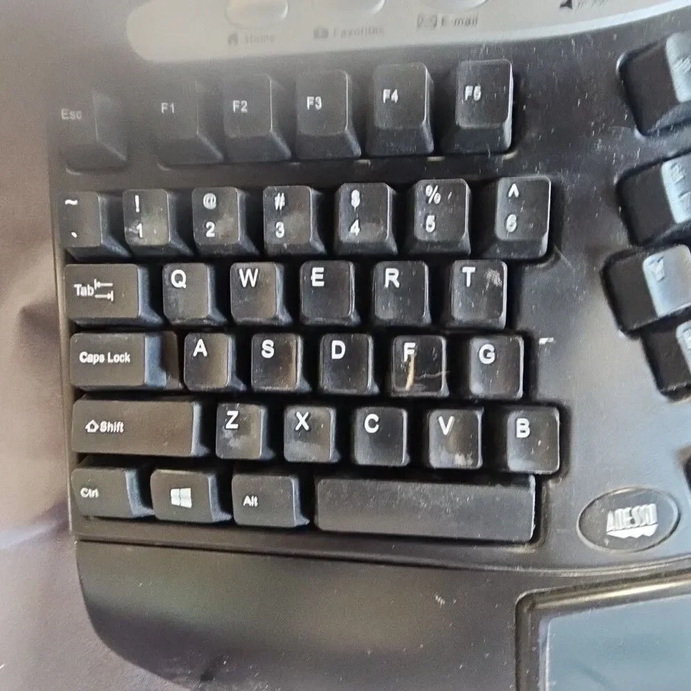 ADESSO PCK-308UB BLACK Wired Ergonomic Contoured Multimedia Touchpad Keyboard